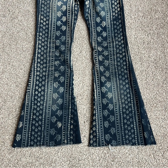 Free People Boho Print Indigo Flare Jeans, Size 26 - Picture 11 of 11